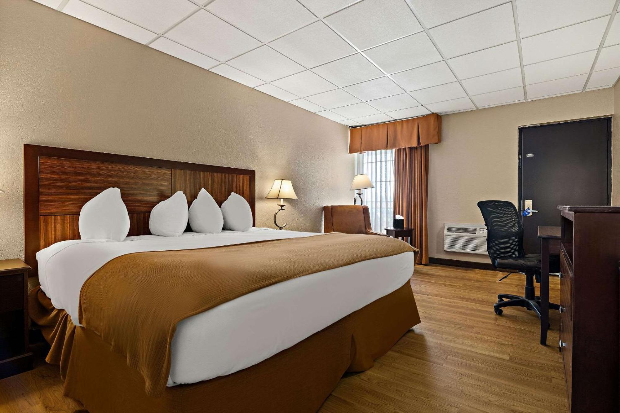 Rodeway Inn McPherson Buitenkant foto