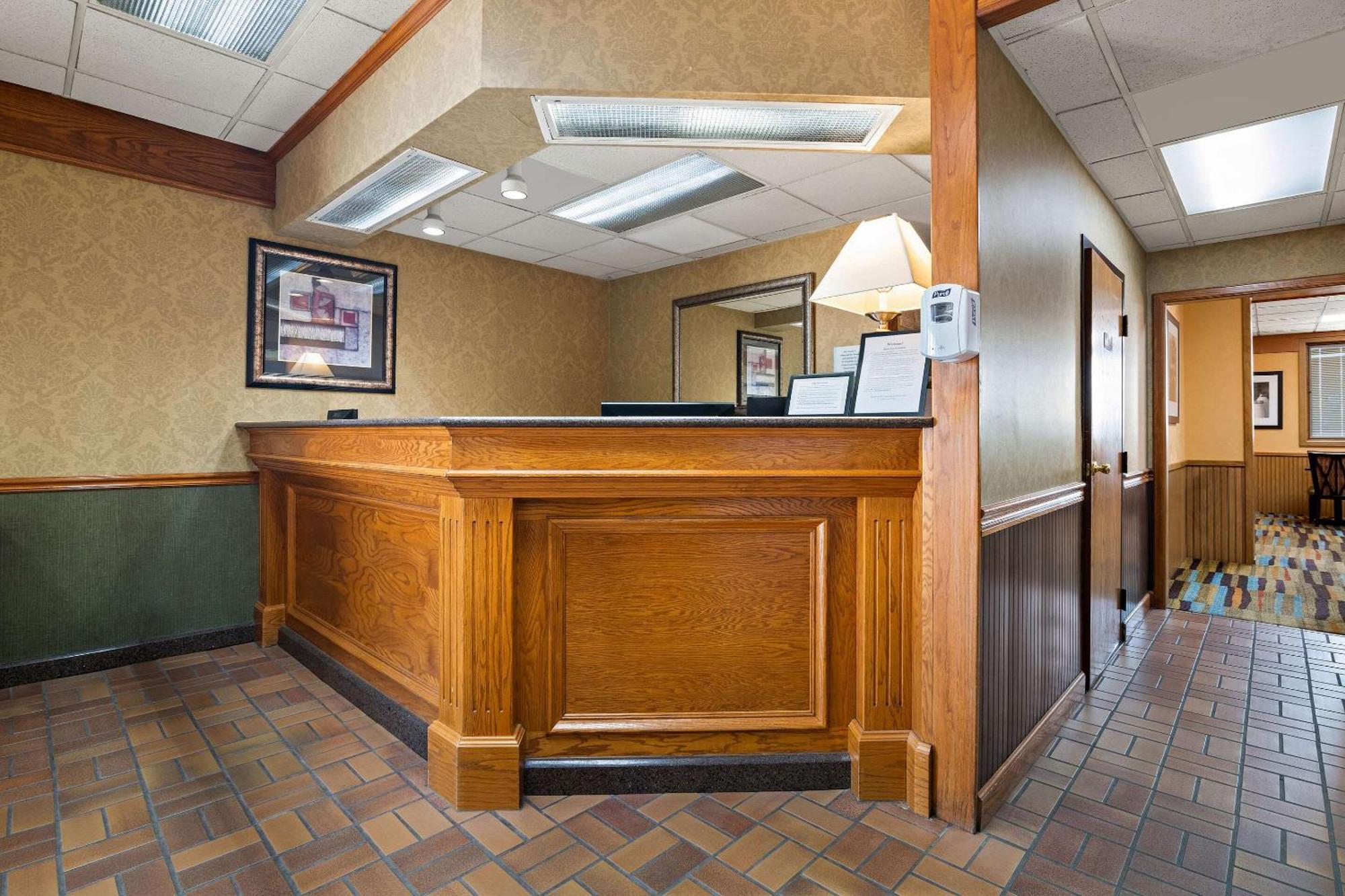 Rodeway Inn McPherson Buitenkant foto